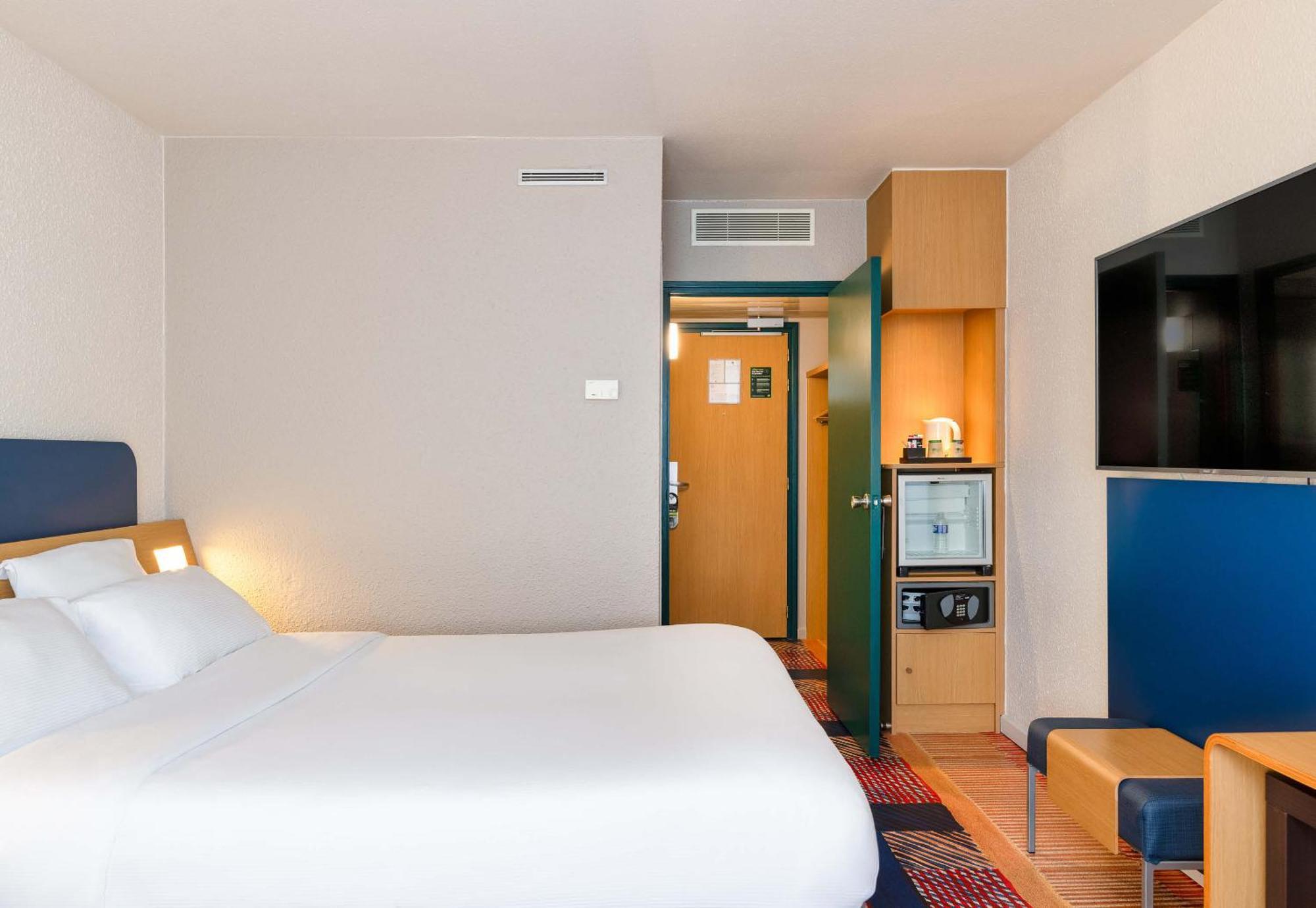 B&B Hotel Lyon Nord 4 Etoiles Dardilly Zimmer foto