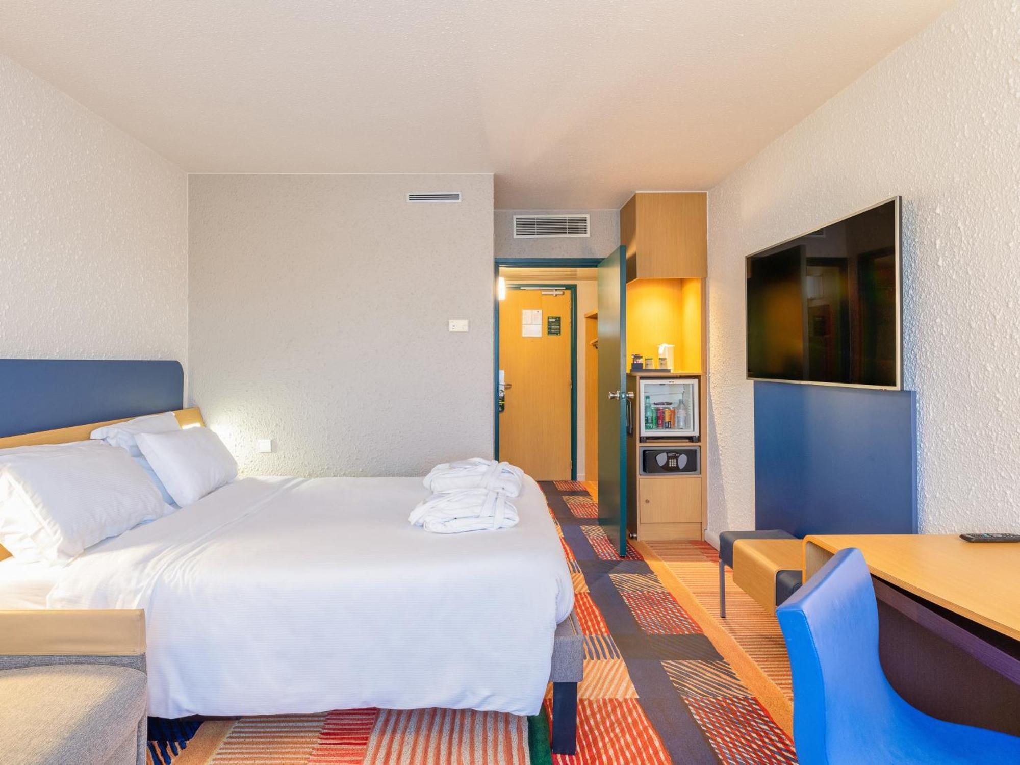 B&B Hotel Lyon Nord 4 Etoiles Dardilly Zimmer foto